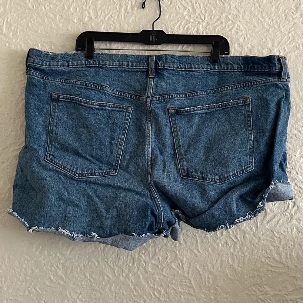 Abercrombie and Fitch the 90s Baggy Shorts Low Rise Medium Wash Denim 22